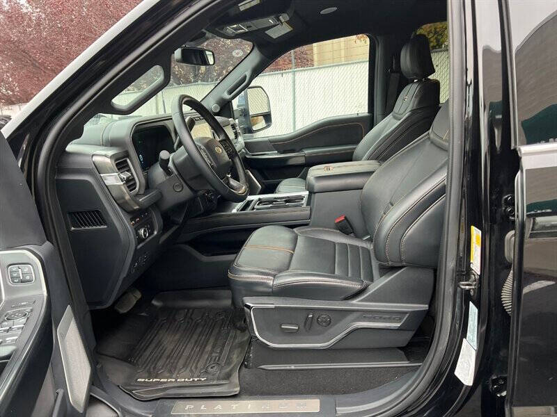 2024 Ford F-350 Super Duty Platinum