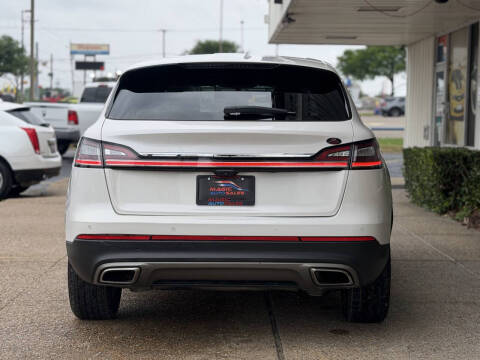 2019 Lincoln Nautilus Select
