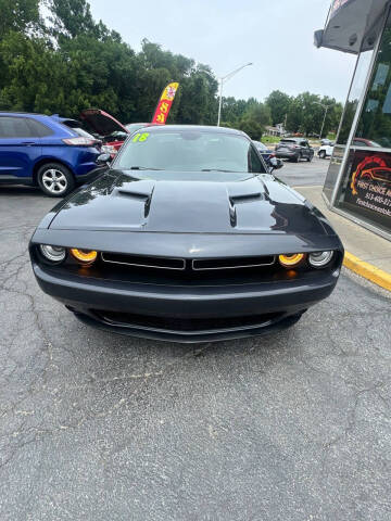 2018 Dodge Challenger SXT Plus