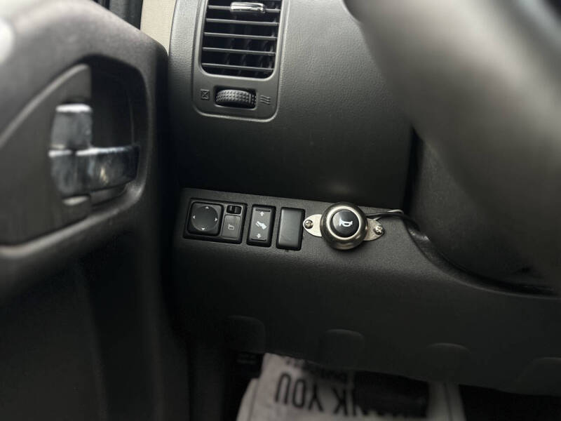 2008 Nissan Pathfinder SE