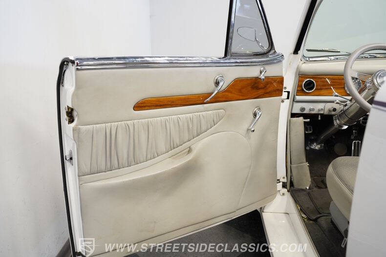 1947 Ford Deluxe