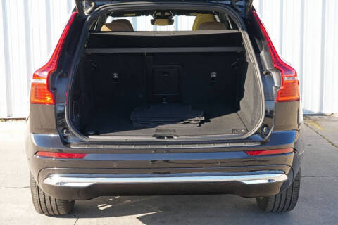 2023 Volvo XC60 B5 Ultimate Bright Theme