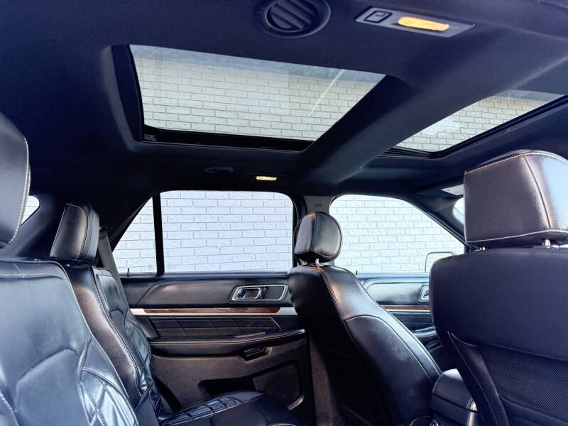 2017 Ford Explorer Platinum