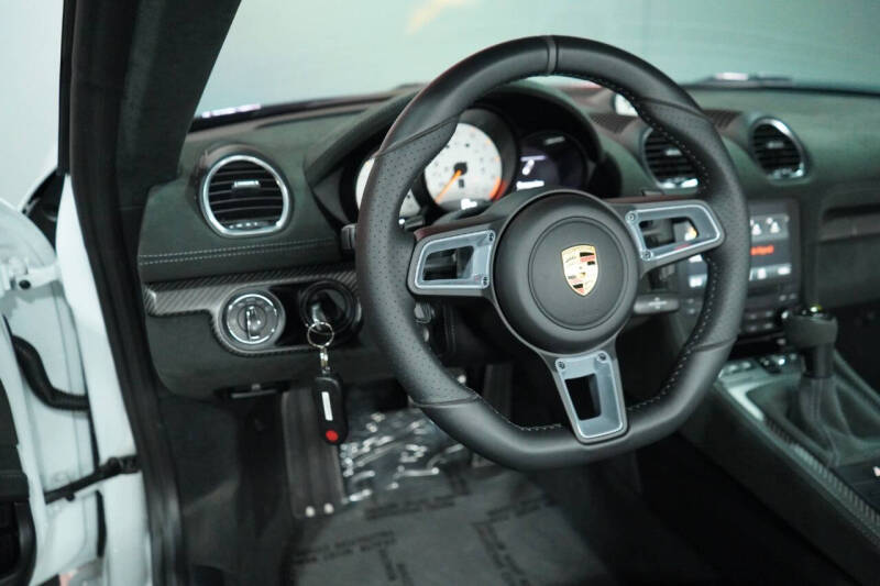 2023 Porsche 718 Cayman GT4 RS