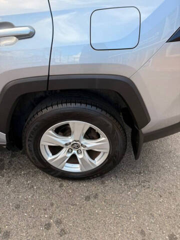 2019 Toyota RAV4 Hybrid XLE