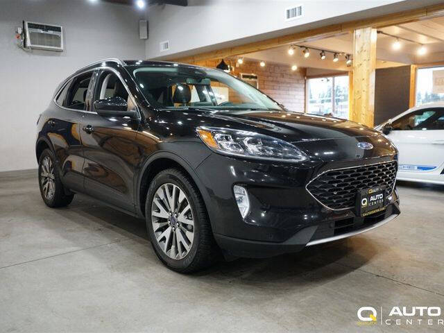 2022 Ford Escape Hybrid Titanium
