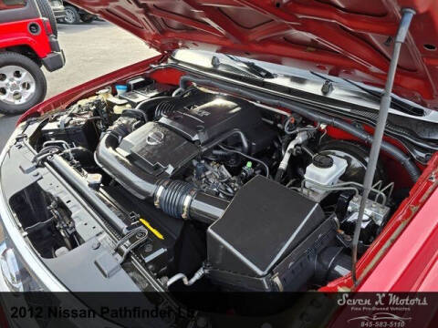 2012 Nissan Pathfinder LE