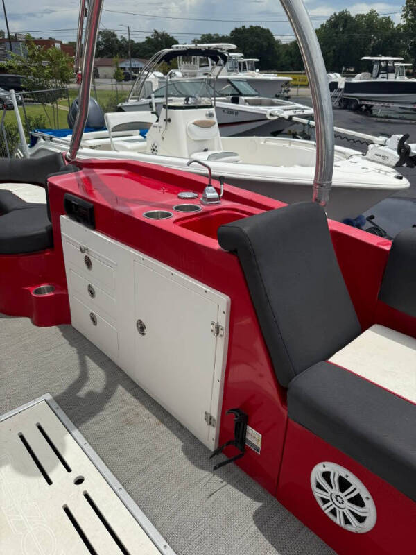 2015 Caravelle Razor