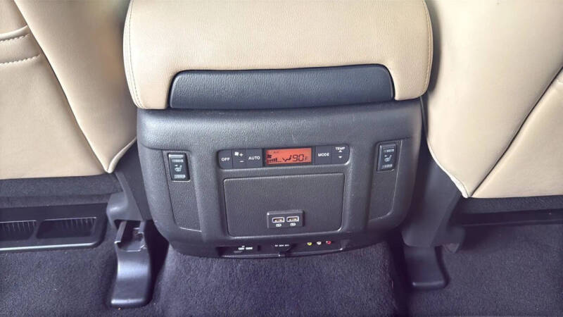 2017 Nissan Armada Platinum