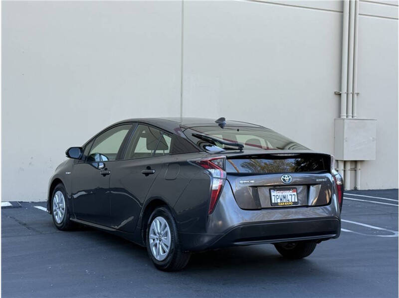 2016 Toyota Prius Two