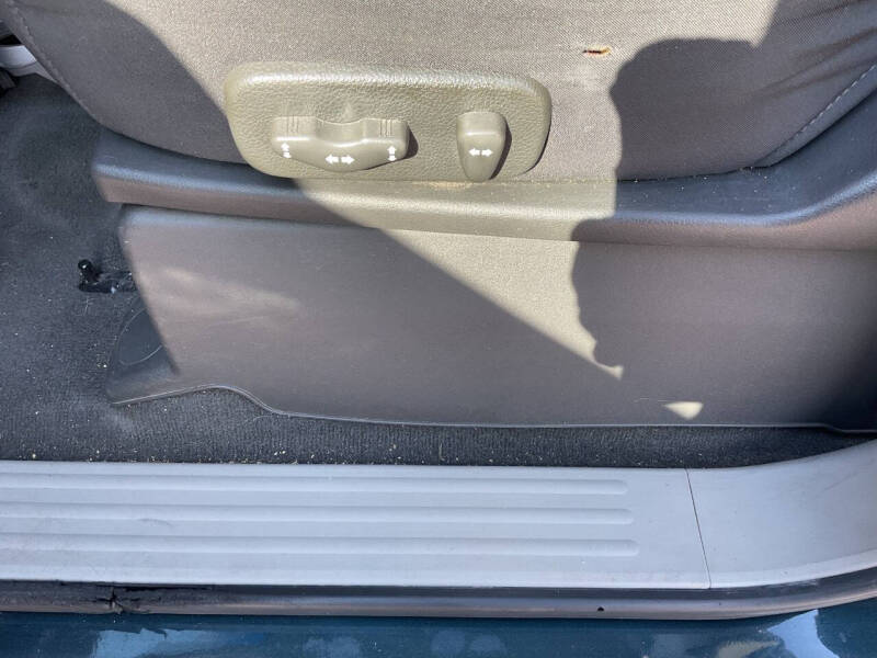 2004 Nissan Titan XE