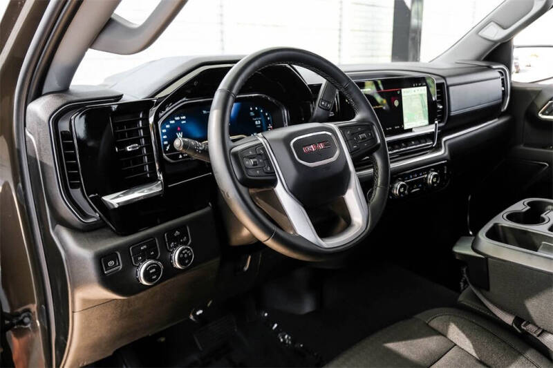 2023 GMC Sierra 1500 Elevation Standard