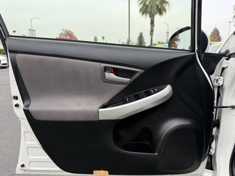 2014 Toyota Prius Plug-in Hybrid