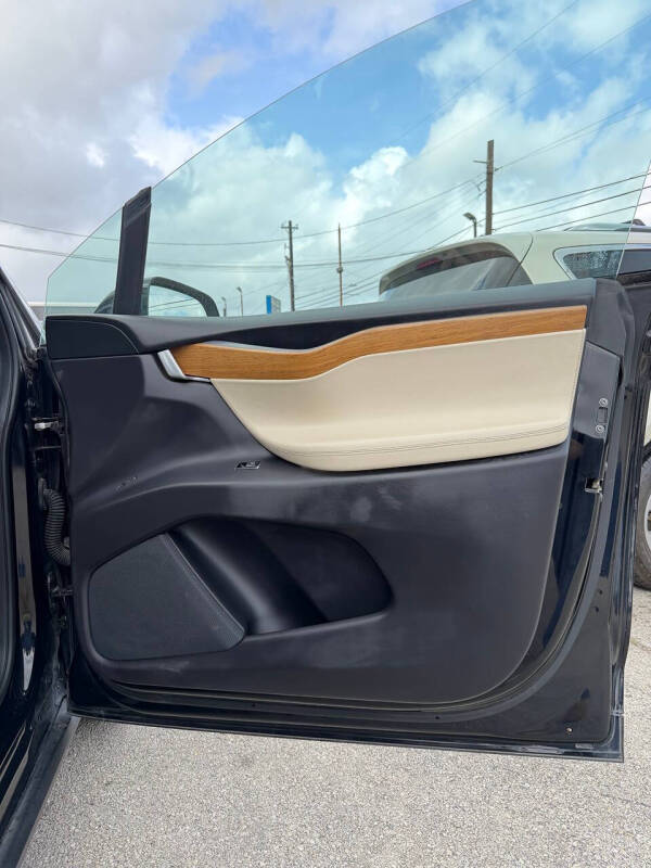 2019 Tesla Model X Standard Range