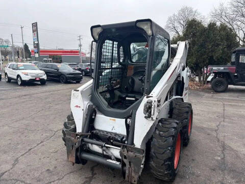 2014 Bobcat S590 TWO SPEED SKID STEER LOAD