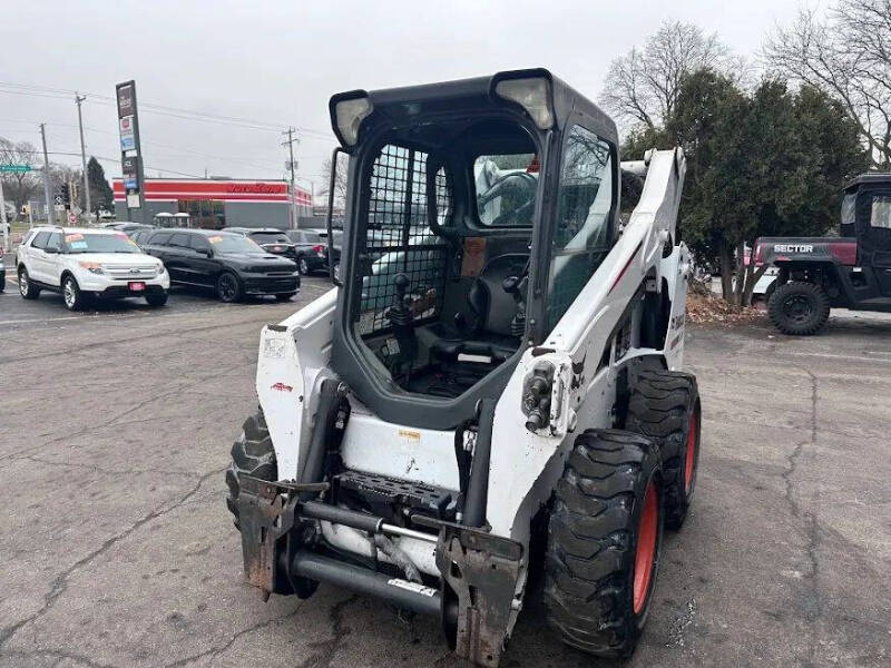 2014 Bobcat S590 TWO SPEED SKID STEER LOAD