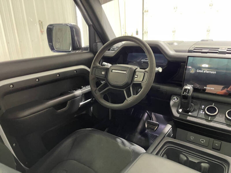 2022 Land Rover Defender 110 V8