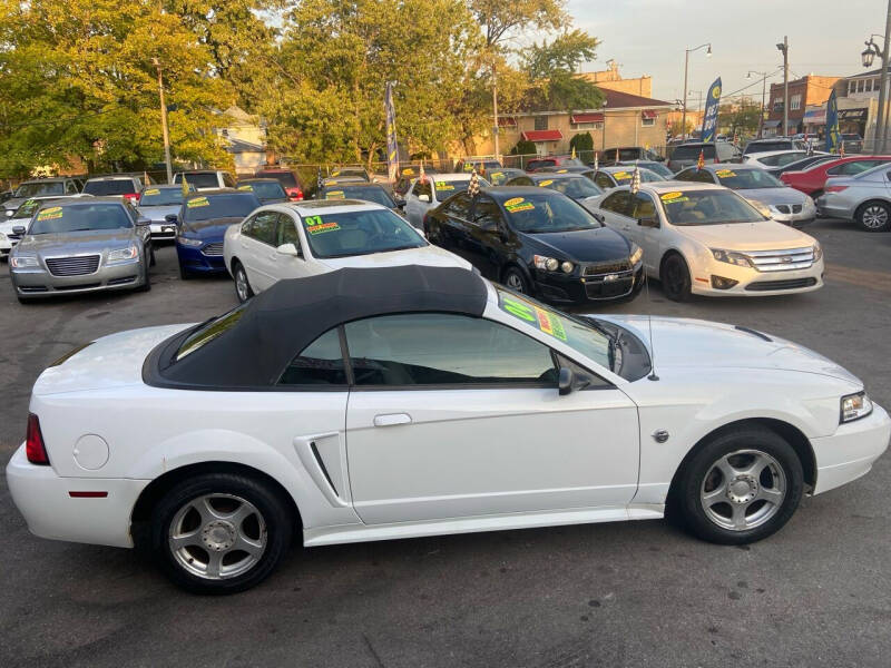 2004 Ford Mustang Deluxe