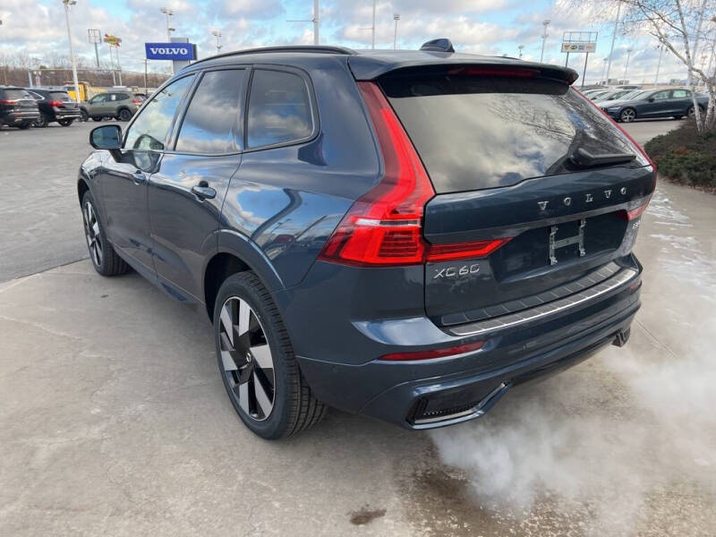 2025 Volvo XC60 T8 Plus Dark Theme