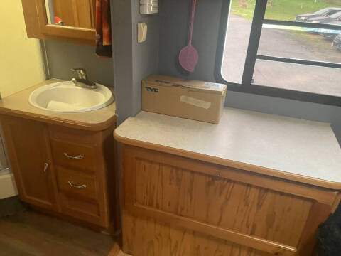 2004 Ford E-Series E-450 SD