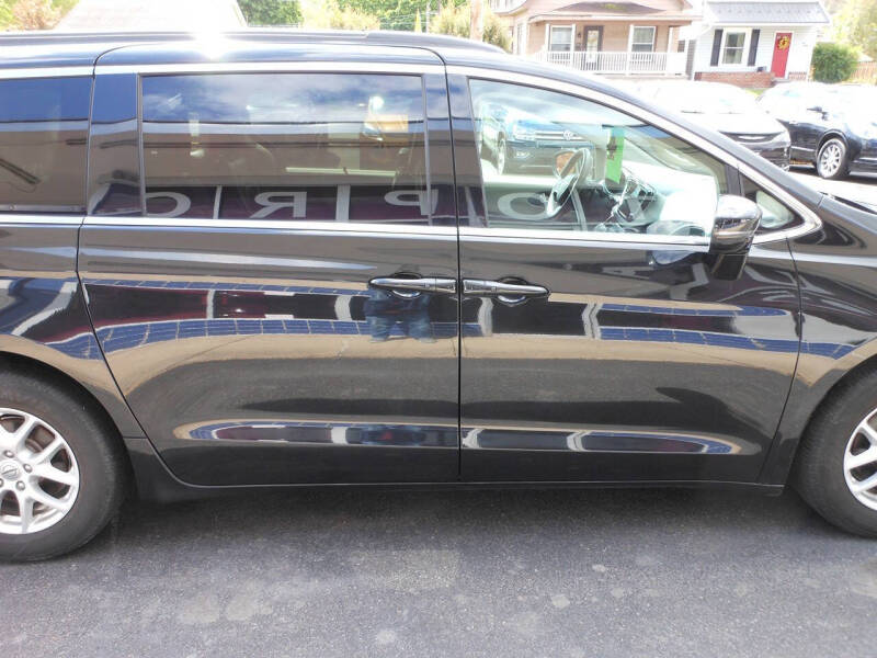 2022 Chrysler Pacifica Touring L