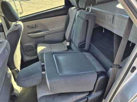 2015 Toyota Prius v Three