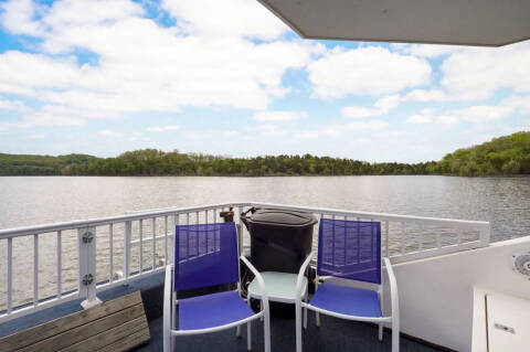 2000 FUN COUNTRY HOUSE BOAT