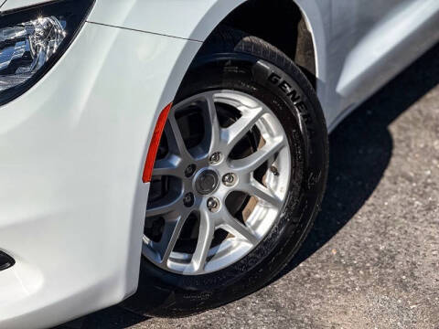 2020 Chrysler Voyager LXi