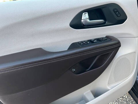 2021 Chrysler Pacifica Hybrid Touring L