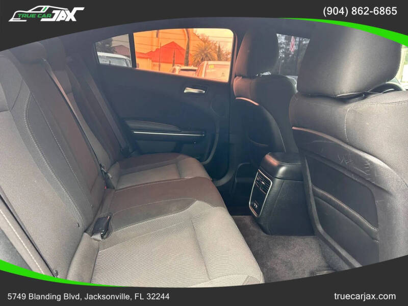 2017 Dodge Charger SXT