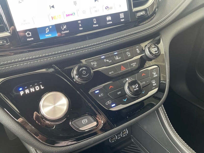 2025 Chrysler Pacifica Limited