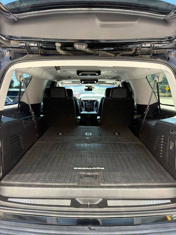 2018 Cadillac Escalade ESV Luxury