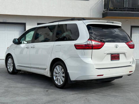 2017 Toyota Sienna XLE 7-Passenger