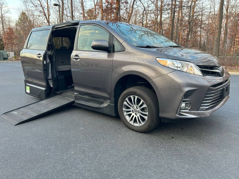 2020 Toyota Sienna for sale at ULTIMATE MOTORS in Midlothian VA