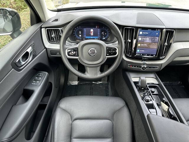 2025 Volvo XC60 B5 Plus Dark Theme