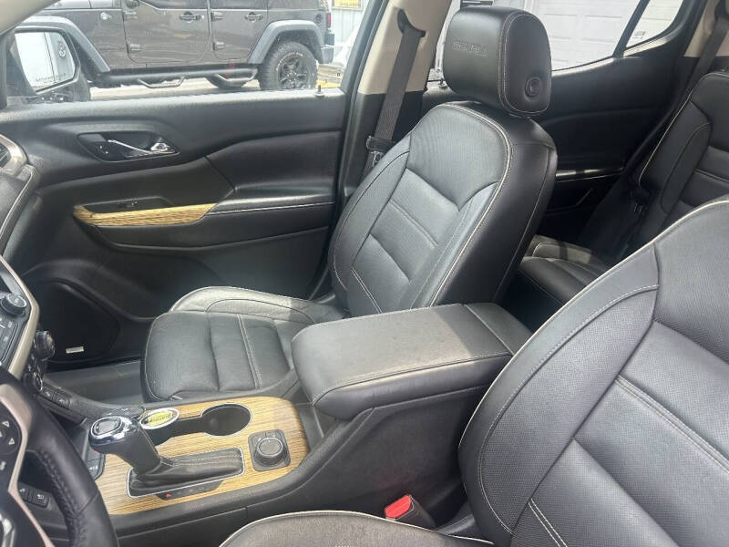 2017 GMC Acadia Denali