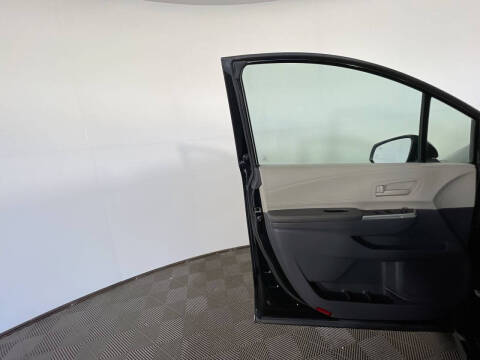 2023 Toyota Sienna LE 8-Passenger