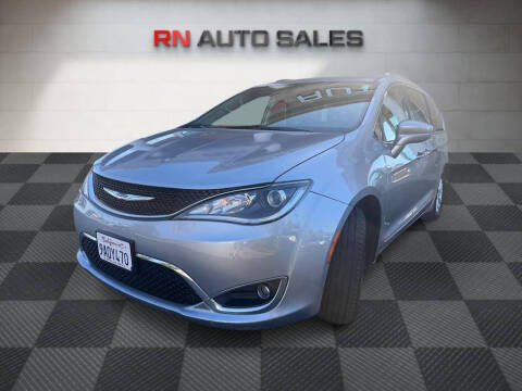 2020 Chrysler Pacifica Touring L
