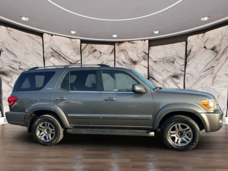 2005 Toyota Sequoia SR5