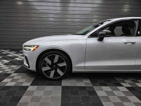 2025 Volvo S60 T8 Plus