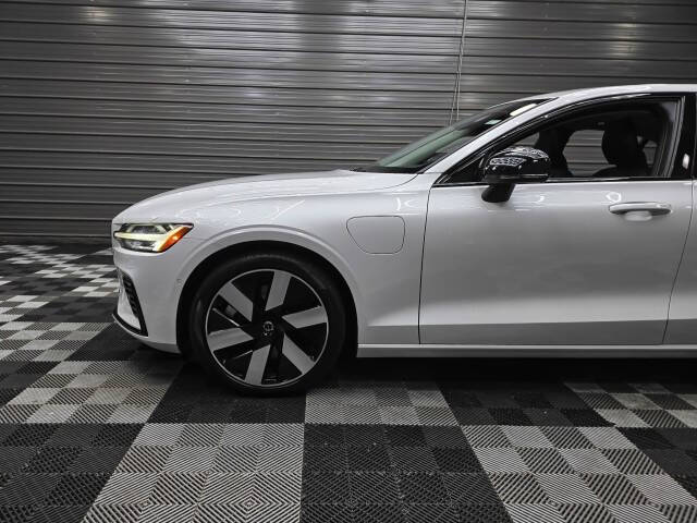 2025 Volvo S60 T8 Plus