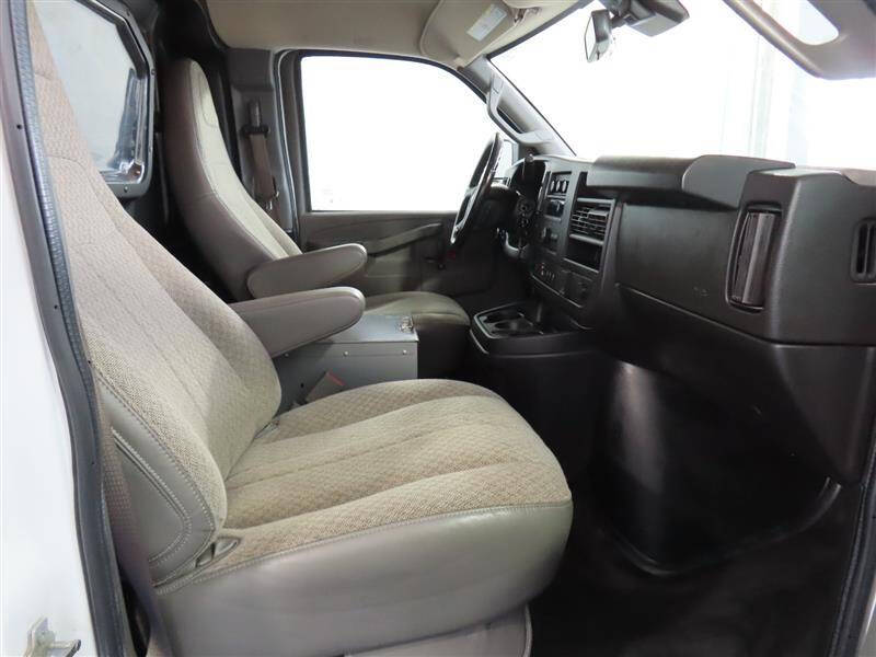 2022 Chevrolet Express 2500