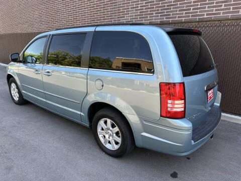 2010 Chrysler Town and Country Touring