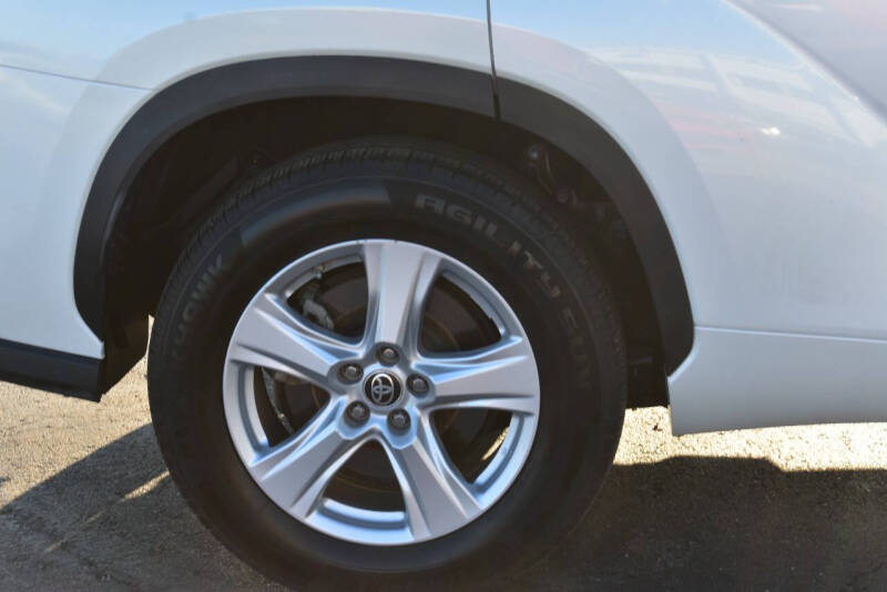 2021 Toyota Highlander LE