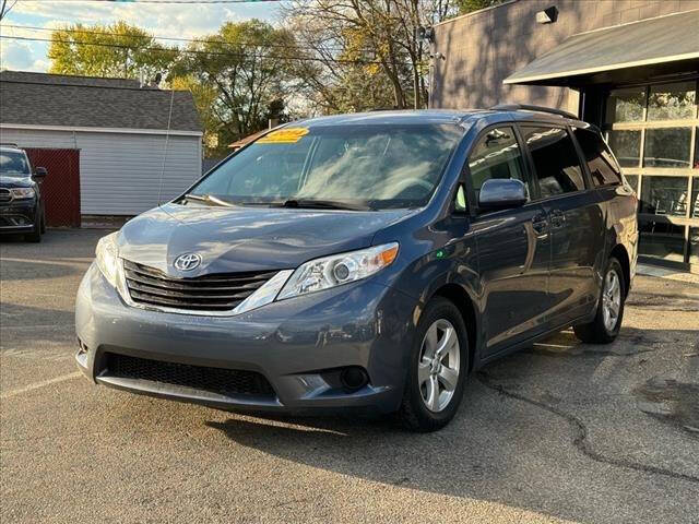 Used 2014 Toyota Sienna LE with VIN 5TDKK3DC4ES517623 for sale in Hamilton, OH