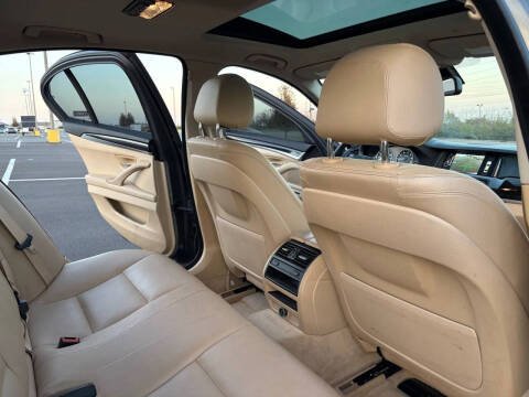 2015 BMW 5 Series 528i