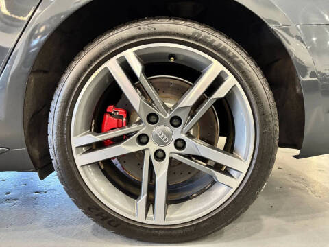 2017 Audi A4 2.0T quattro Prestige