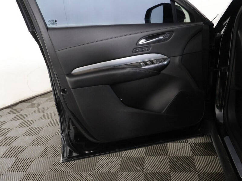 2022 Cadillac XT4 Premium Luxury