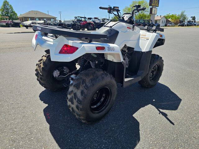2022 Tracker Off Road