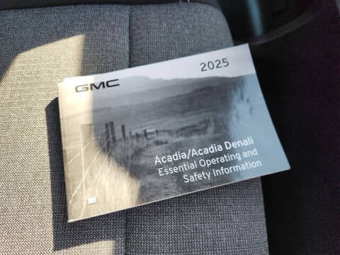 2025 GMC Acadia Elevation